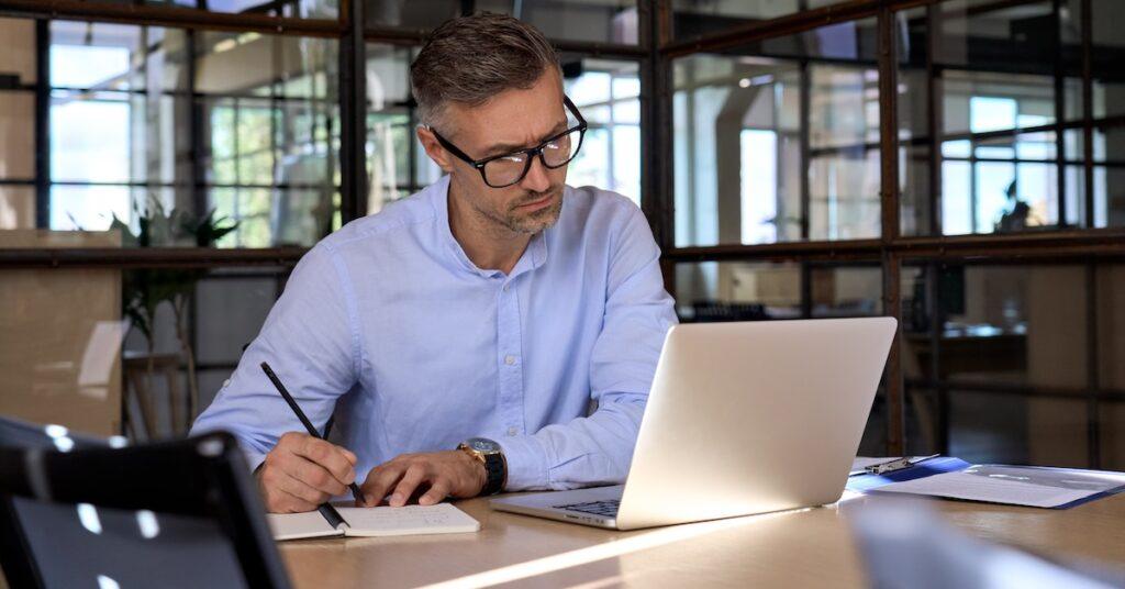Man searching for the right LASIK provider
